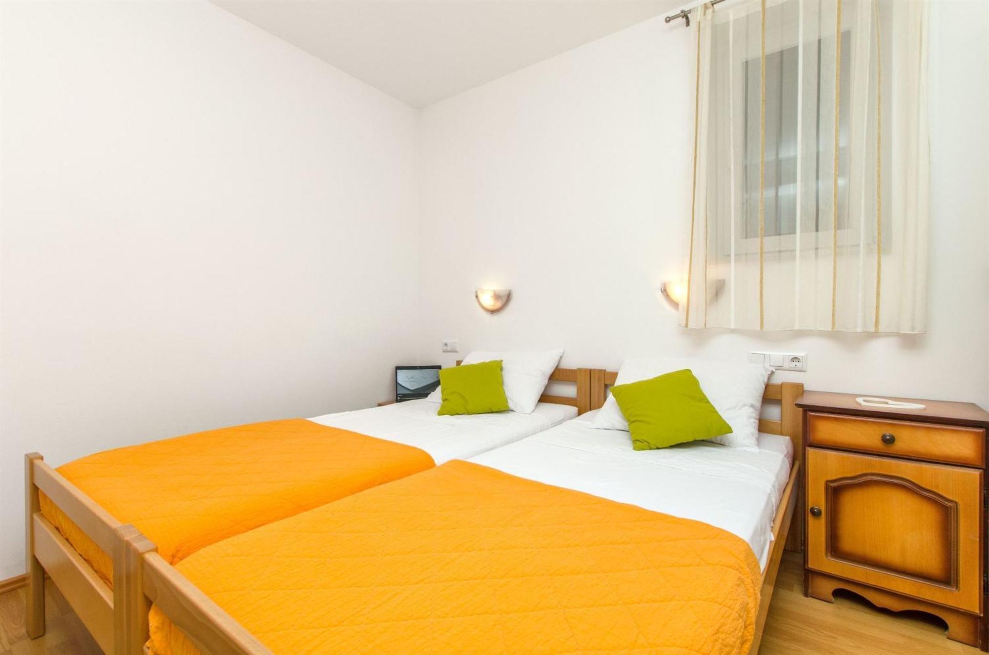 Apartments Mira Omiš Exterior foto